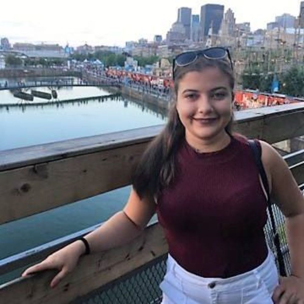Meet your Posher, Christina